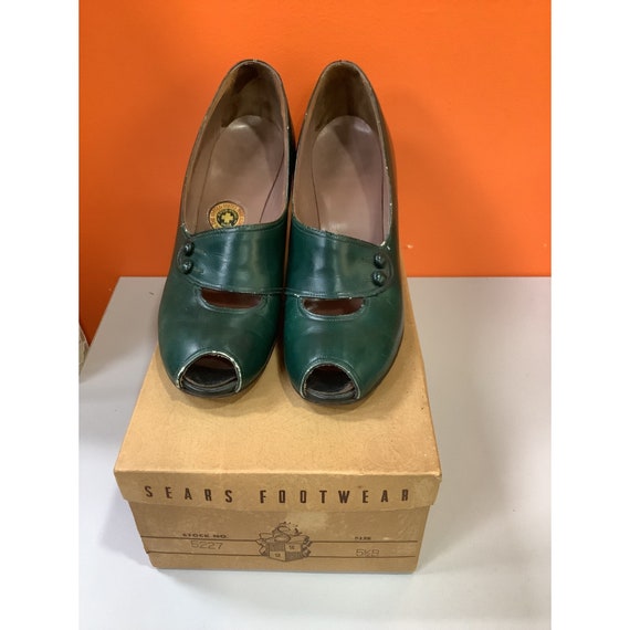 Vintage 1940's Hunter Green Gold Cross Heels With… - image 1