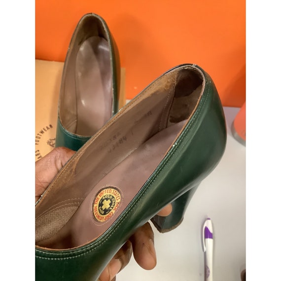 Vintage 1940's Hunter Green Gold Cross Heels With… - image 8