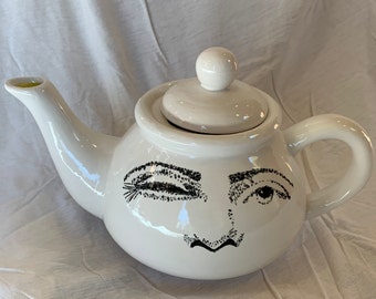 Wink Tea Pot