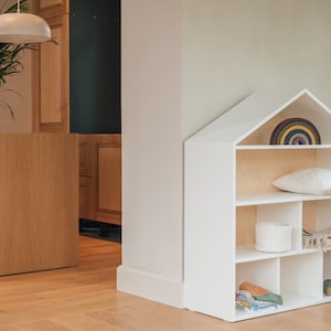 Grande maison de poupée en bois pour enfants et grande étagère ouverte Montessori blanche, jouet et livre en forme de maison pour salle de jeux