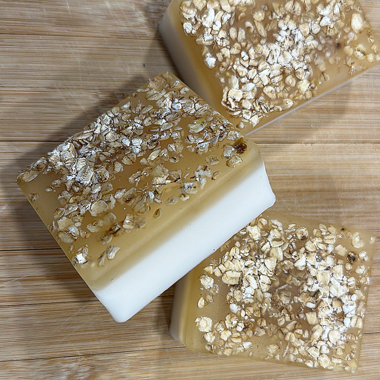 Jabón de avena y vainilla para rostro y cuerpo