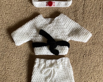 Hand crochet baby karate martial arts costume outfit. Perfect for photo shoot announcement size 0-12 months