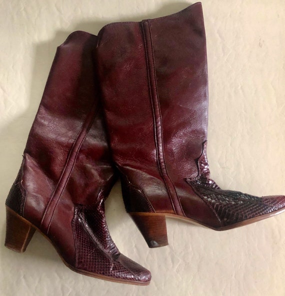 Burgundy Dingo western boots size 8.5