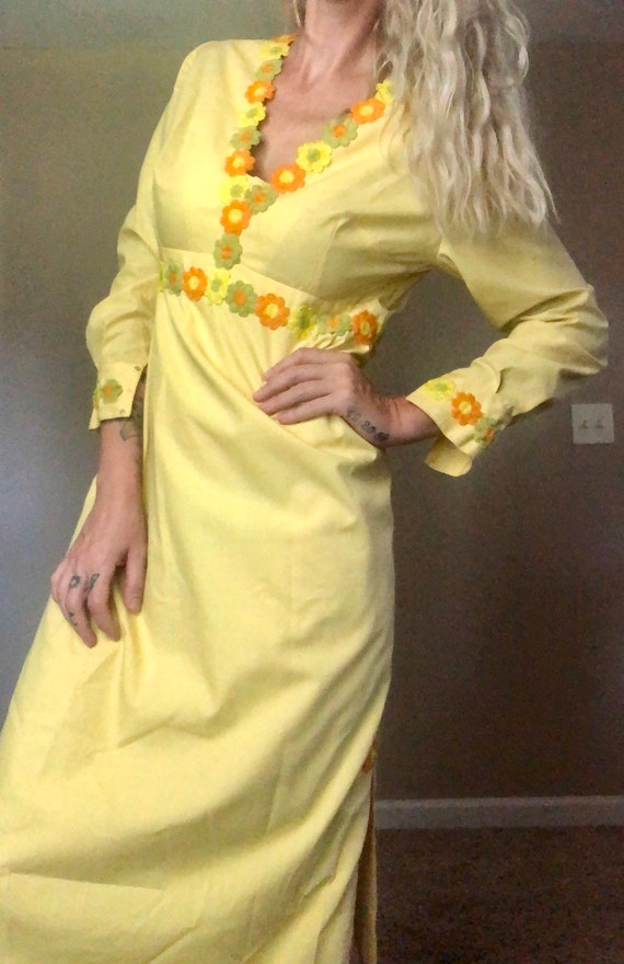 Vintage 1970s yellow long sleeve maxi dress