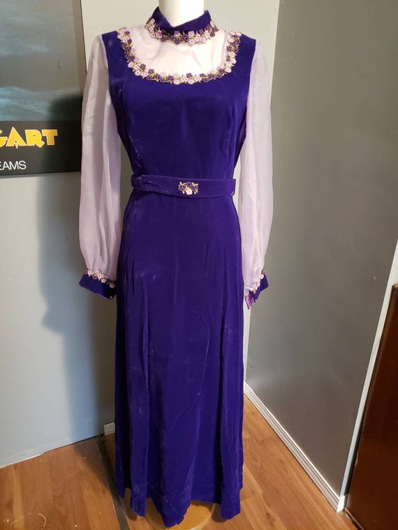 1960s 1970s purple velvet floor length flower chil