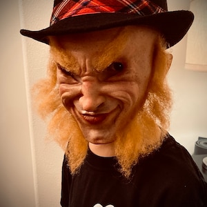 Child’s size Leprechaun half mask.