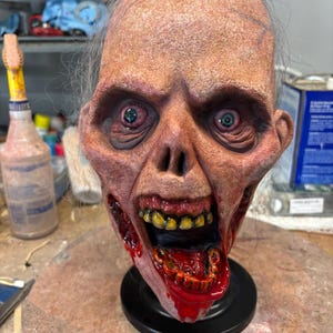 Jaw Breaker, Bloody version Zombie display only mask.