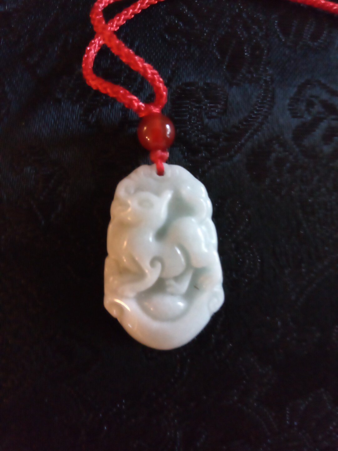 Pendentif Ancien En Jade Marron Sculpté - Chine Fin XIXe / Début XXe Siècle - Occasion