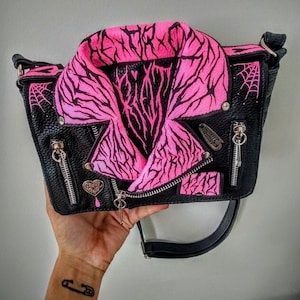 Cartera Campera Punk Rock Riot Pink - Arte Original Personalizado Pintado - ¡Único!