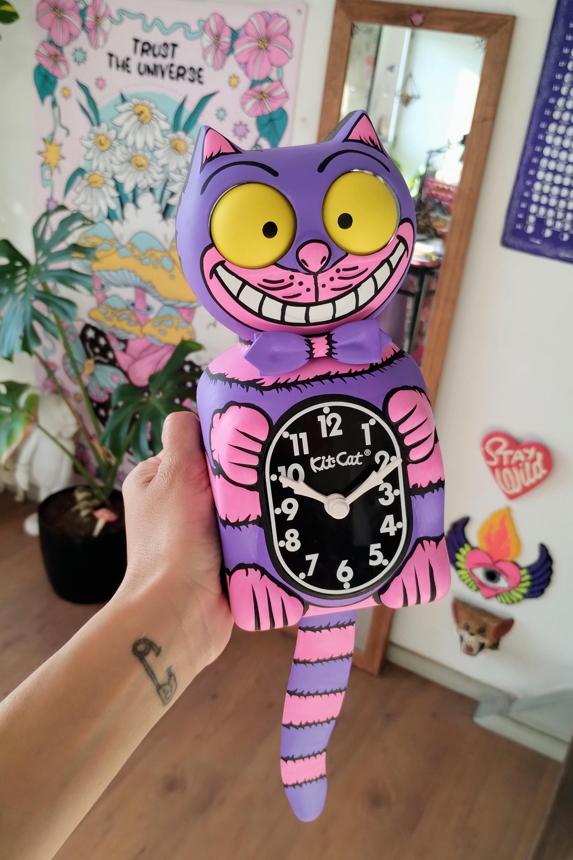 Purple Cheshire Cat Alice in Wonderland Kit-cat Klock© Custom
