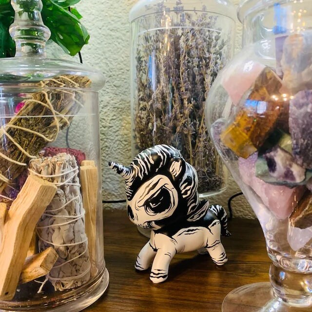 ユニコーンの頭蓋骨 - セラミック Tokidoki ユニコーン スタイル