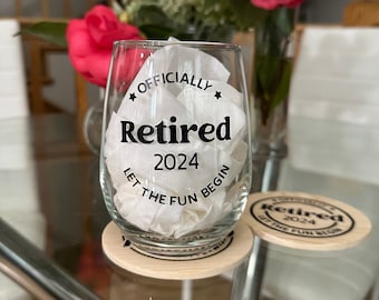 Personalized wine glass Retirement Gift, Retirement Gift for Women or Men. Retirement glass, Retirement Party Gift, Coworker Retirement gift