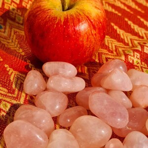 3er Set Rosenquarz Natur Heilsteine 15-25 mm: Liebe, Selbstliebe, Freundschaft, Aura Heilung, Herz Chakra Heilung, einzigartige Geschenkidee