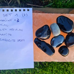 Protection crystals bags, Tourmaline, Obsidian, Hematite, Labradorite, Pyrite, Bronzite, black Onyx, red Jasper, Serpentine, blue Tiger Eye