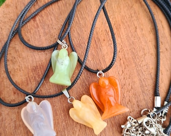 Colgante curativo de cristales de ángel de la guarda nuevo jade, aragonita, ágata, aventurina, colgante de ángel 18 mm