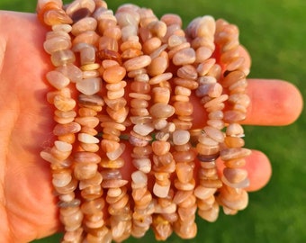 Sunstone Healing Bracelet: to radiate love, sacral chakra healing, increases vitality, uplifting for your spirit, antidepressant, unique