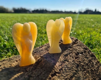 Madagaskar Orange Calcite (Honey Calcite) Healing Angel: confidence, strength, courage, stress reduction; pocket Angel 50mm, healing gift