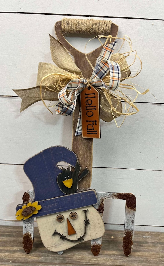 Primitive Pitchfork Scarecrow Unpainted Kit (DIY= Do it yourself)