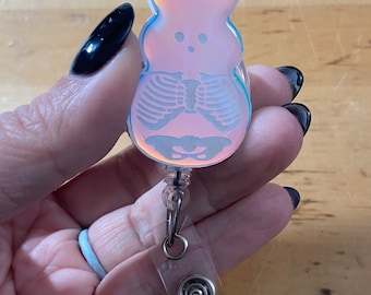 Carrete de insignias holográfico de conejito Prism Skellie, técnico en radiología, tecnólogo radiológico, radiología, técnico de rayos X, esqueleto, técnico de tomografía computarizada, técnico de resonancia magnética, técnico de infrarrojos