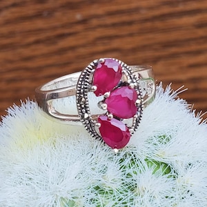 Ring Red zirconias Sterling Silver .925 Sz 7.25 Marquecita TAXCO Mexican Handcrafted / Anillo zirconia roja plata ley 925 Artesanal TAXCO