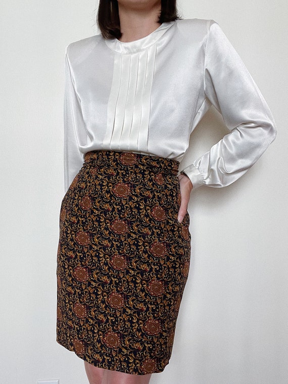 Vintage 100% silk printed pencil skirt - image 3