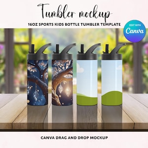Puede incluir: Cuatro botellas de agua deportivas de acero inoxidable de 473 ml con diferentes diseños. Las botellas tienen una tapa negra con una pajita. Las botellas están sobre una superficie de madera. El texto "Tumbler mockup" y "16OZ SPORTS KIDS BOTTLE TUMBLER TEMPLATE" está en la parte superior de la imagen. El texto "CANVA DRAG AND DROP MOCKUP" está en la parte inferior de la imagen. El texto "EDIT WITH Canva" está en un círculo azul en la parte superior derecha de la imagen.