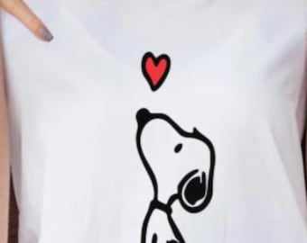 Snoopy mit Herz (PNG) für Trinkbecher, T-Shirts, Aufkleber usw.
