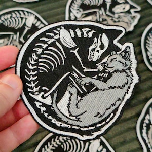 Cat Cradle Iron On Embroidered Patch - Macabre Ying Yang - Dark Animal, Creepycore, Kitten Skeleton skull