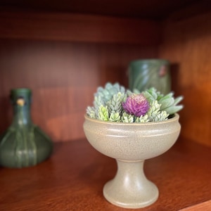 Matte Green With Flecks McCoy Floraline Pedestal Planter