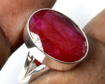 Anillo de plata esterlina con rubí natural / Joyería minimalista hecha a mano