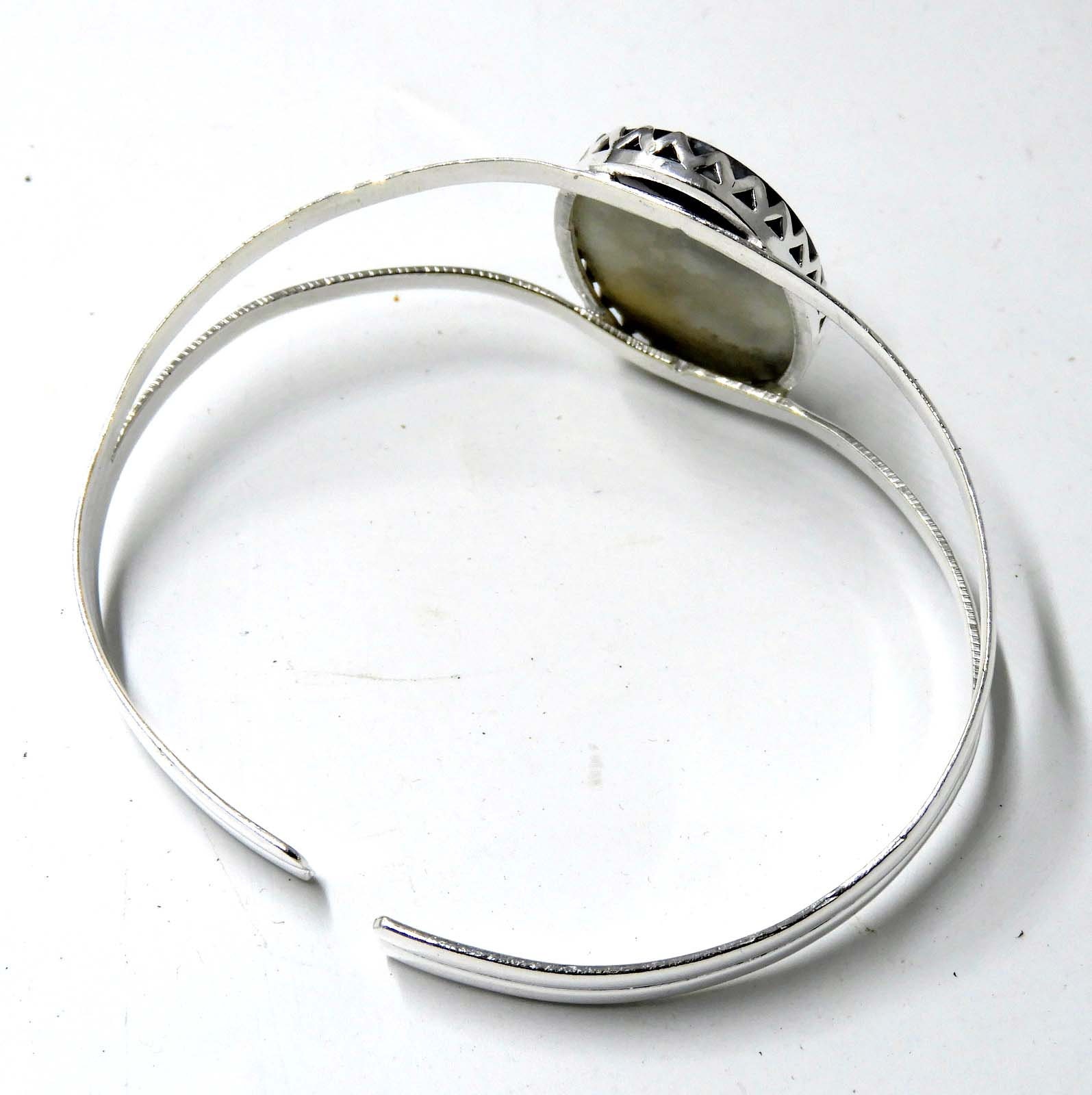 ホワイトバッファローターコイズスターリングシルバーバングル：調節