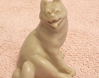 Pearlite Wolf Figurine: Handcrafted Wildlife Figure