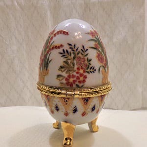 Porcelain egg trinket box