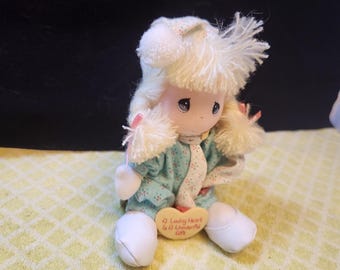 Precious Moments Winter Doll, Applause Collectible, "Loving Heart" Message