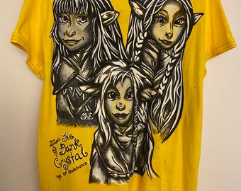 Dark Crystal Age of Resistance yellow Fizzgig Unisex handpainted henson Froud Custom gelfling Rian Deet Brea Black Graphic print Shirt Lrg