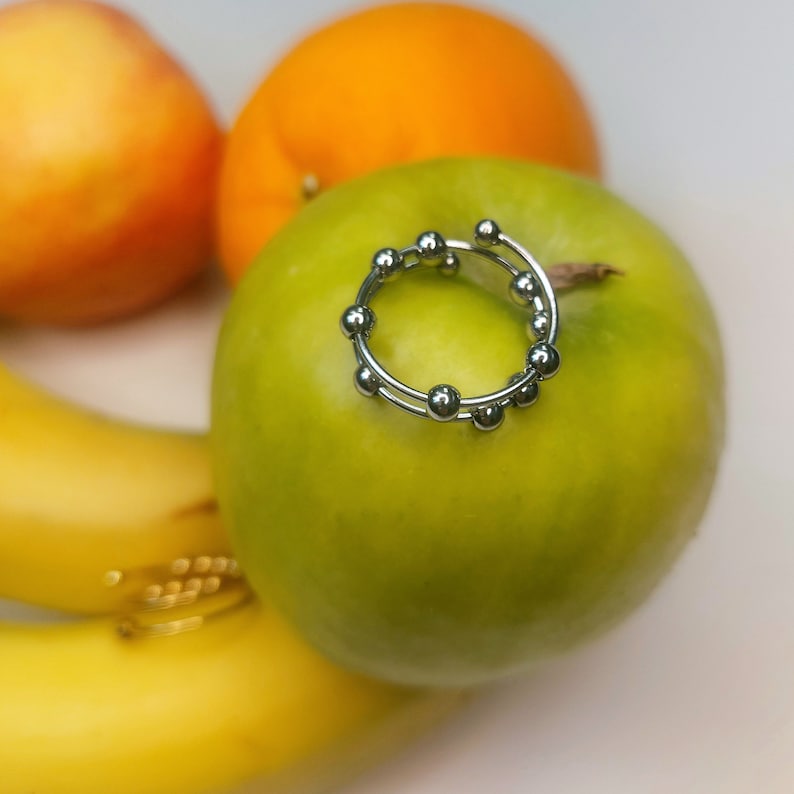 Antistress Ring mit beweglichen Kügelchen Fidget Angstring ADHS Fummelring Silber