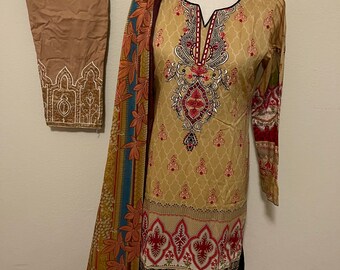 Anaya 刺繍入りローンスーツ シフォン デュプタ