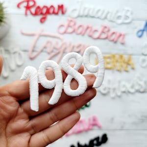 Aangepaste borduurwerk datum patch nummers opstrijkbaar voor sluier bruids vak applique kleine bruiloft borduurwerk gepersonaliseerde patch voor trouwschoenen