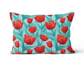 Kissenbezug von „Red Tulips“ Design – Botanische Blumen Natur Pflanzen Rechteckiges Lendenkissen von ReddAndGoud