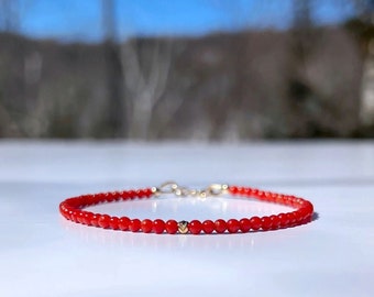 Pulseira de coral italiano, banhada a ouro 14K, coral da Sardenha vermelho tomate.