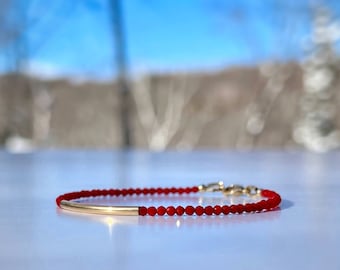 Bransoletka z czerwonego korala, wypełniona 14-karatowym złotem, ręcznie robiona biżuteria z kamieni szlachetnych