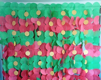 Christmas Paper Circle Garland: Red and Green Holiday Backdrop