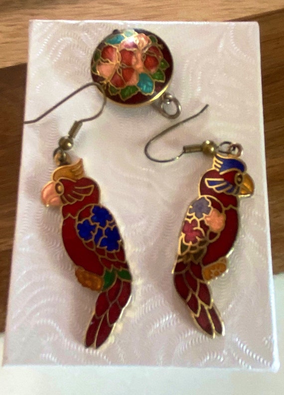 Vintage 80s cloisonné parrot earrings and small pe