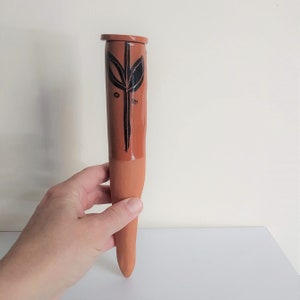 Handgefertigte Keramikpflanze Olla Tube, Terrakotta-Blumen-Gießspitze, modernes Gartenzubehör im organischen Stil für Pflanzen