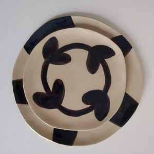 One Beige Stoneware Dinner Plate in an Abstract Floral Design, Neutral Color Serving Plate, Handcrafted Dish, Unique Black and Beige Platter image 5