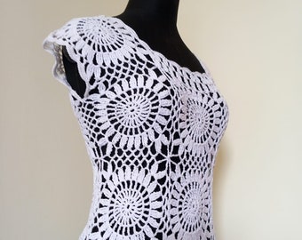 Handmade white lace crochet t-shirt top with flower tiles - Handmade in Italy