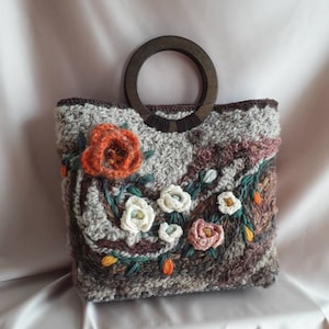 Freeform bag in crochet and embroidery with various colors - Handmade in Italy