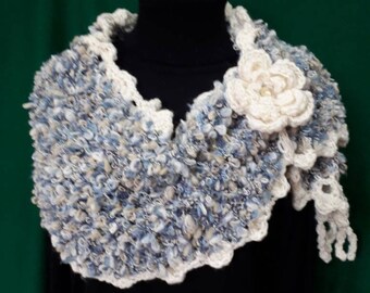 Women's Wool Shawl / Scarf Hand Knitted and Crochet - Handmade in Italy