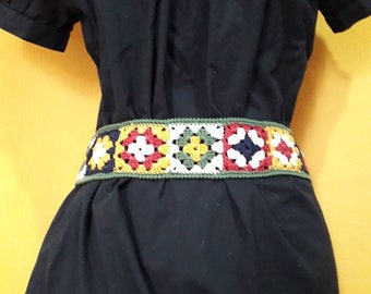 Ceinture verte et beige avec carreaux de grand-mère au crochet - Fait à la main en Italie