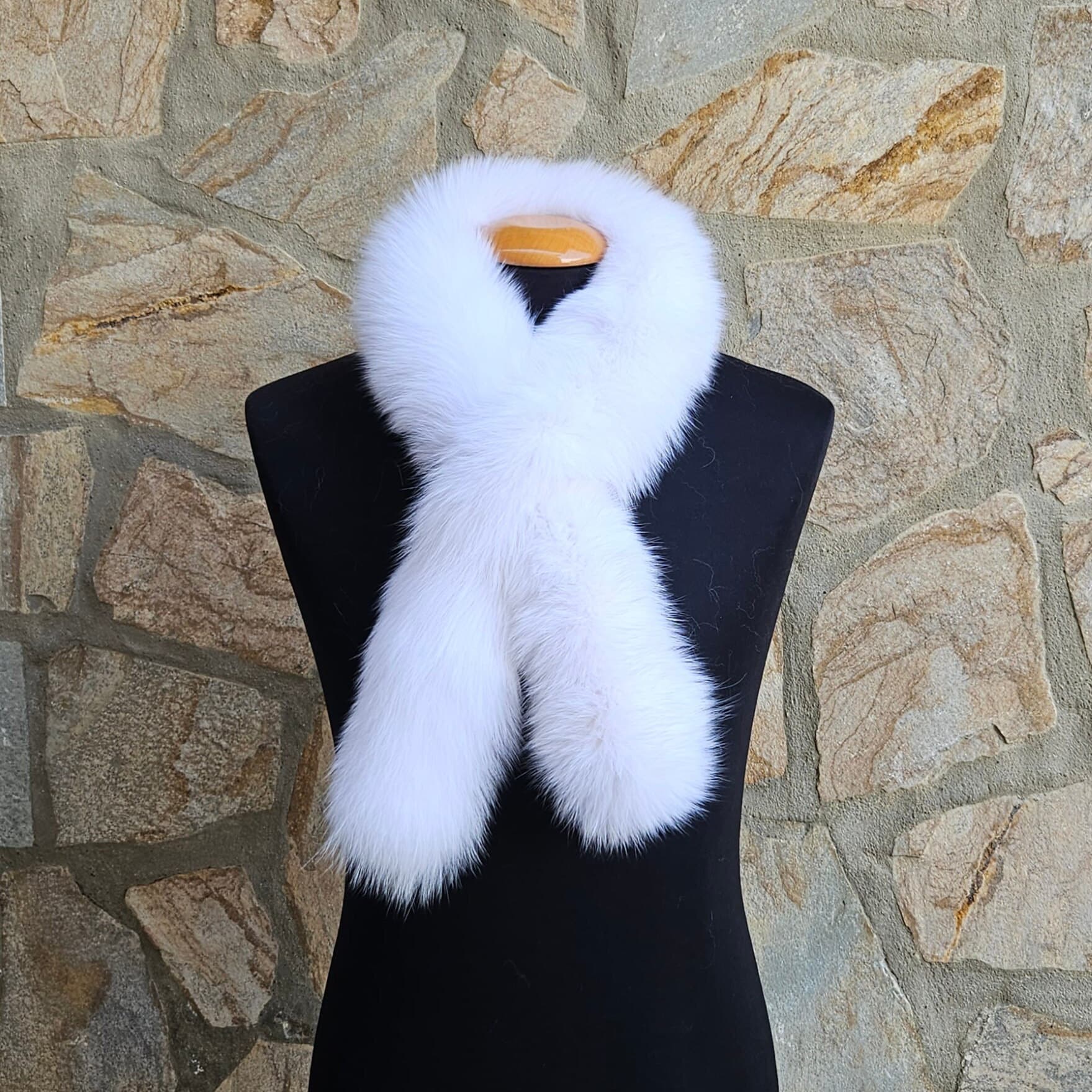 ◇marie claire ◇ Eco fur mink muffler Claire Sculptured Black Mink Coat with Raccoon Fur Collar
